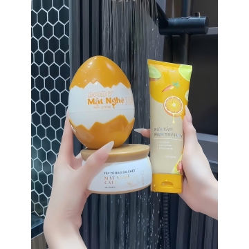 Sữa Tắm Trắng Da Men Trái Cây Queenie Skin (200ML)