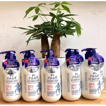 Sữa Dưỡng Thể Chống Nắng Ý Dĩ Hatomugi (250ML)