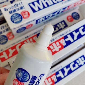 Kem Đánh Răng White & White Lion Nhật 150gr