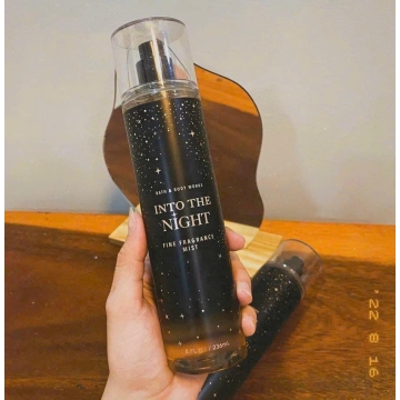 Xịt Thơm Khử Mùi Body Mist Into The Night (236ML)