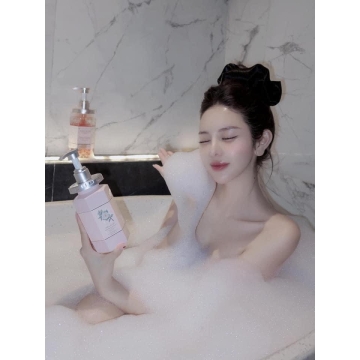Sữa Tắm Hoa Hồng / Hoa Trà  Weilaiya (450ML)